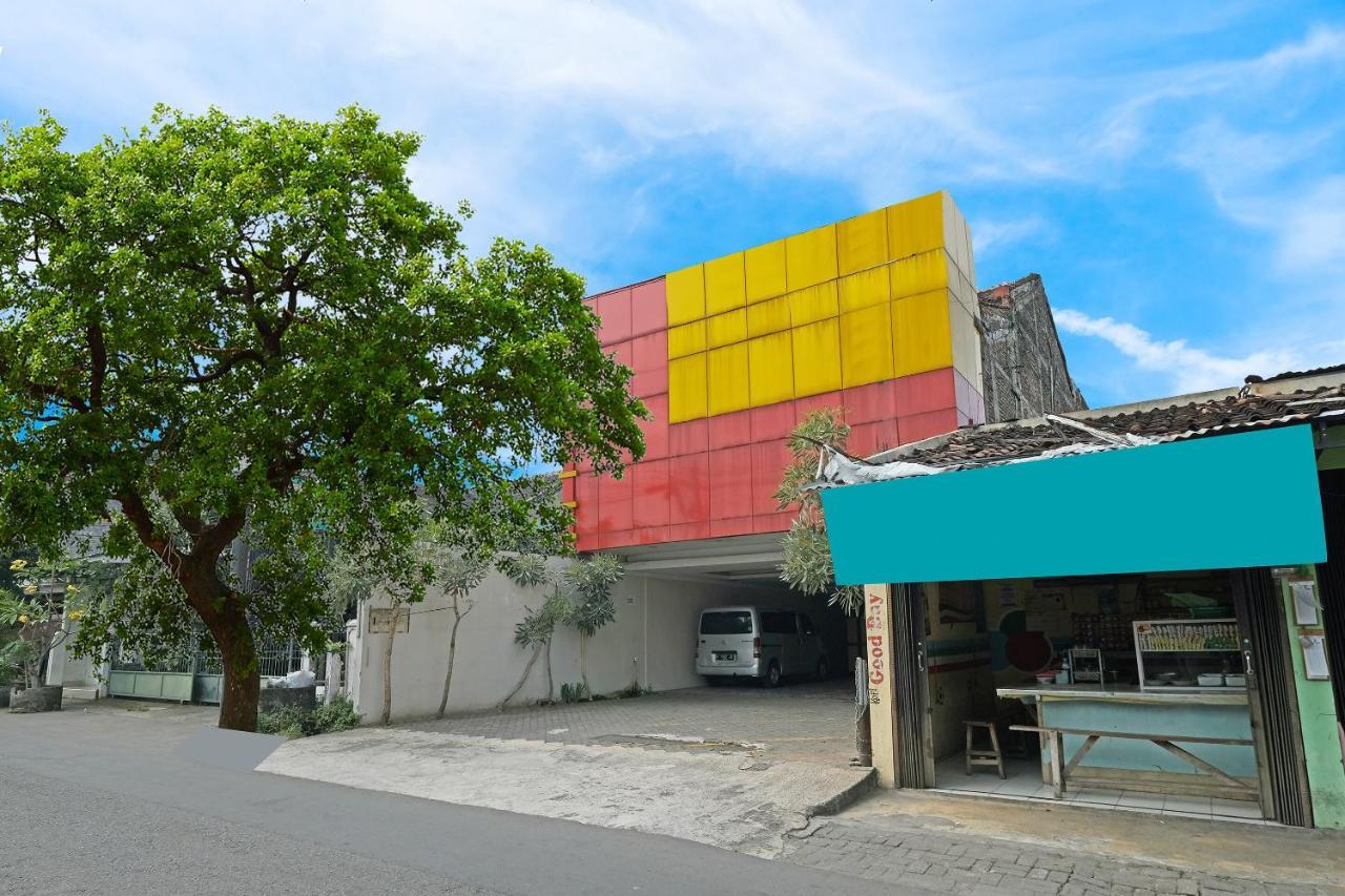 Oyo 91453 Hotel Srikandi Gejayan Maguwo Luaran gambar